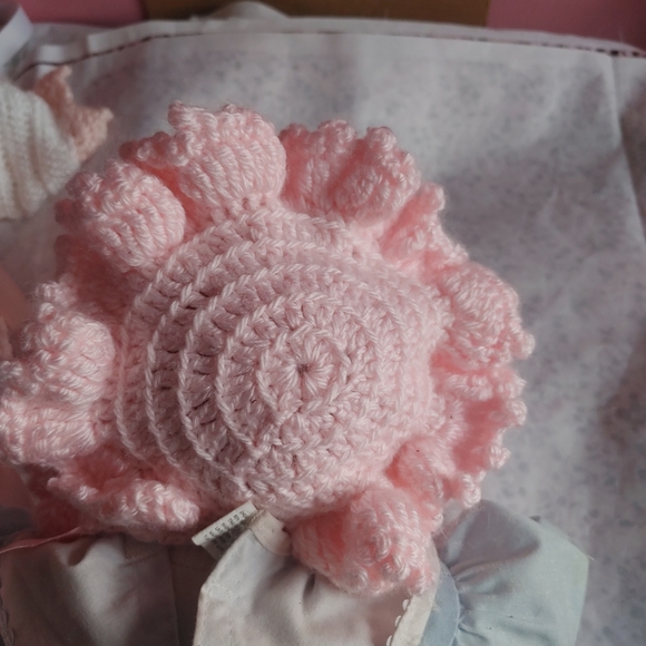 handmade crochet pink baby bonnet hat. very soft. - Picture 3 of 4